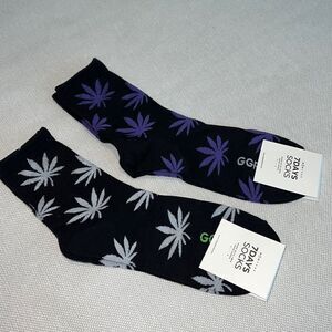 NWT 420 Cannibis Socks (2 pairs!)